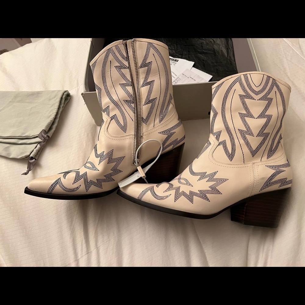 GORGEOUS Lola Cruz western boots size 39.